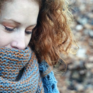 pizol shawl donnarossa knitting pattern wearing