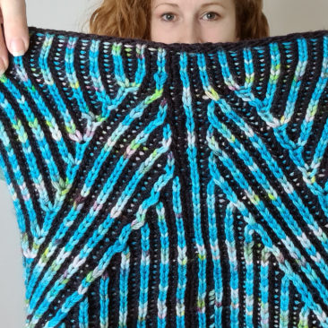 Ebbe cowl back knitting pattern donnarossa