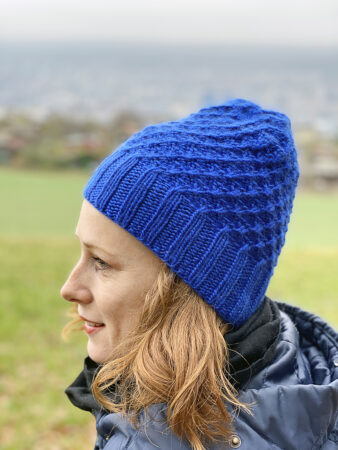Kaeferberg hat sideways donnarossa knitting pattern Zurich collection