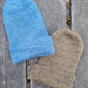 Wiedikon both hats knitting pattern donnarossa Zurich Collection